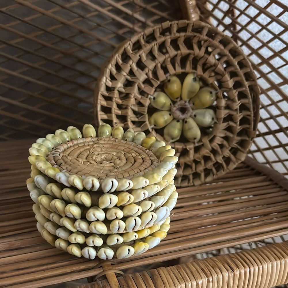 Vintage Shell Coaster Set